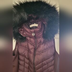 MICHAEL KORS puffer vest with hood